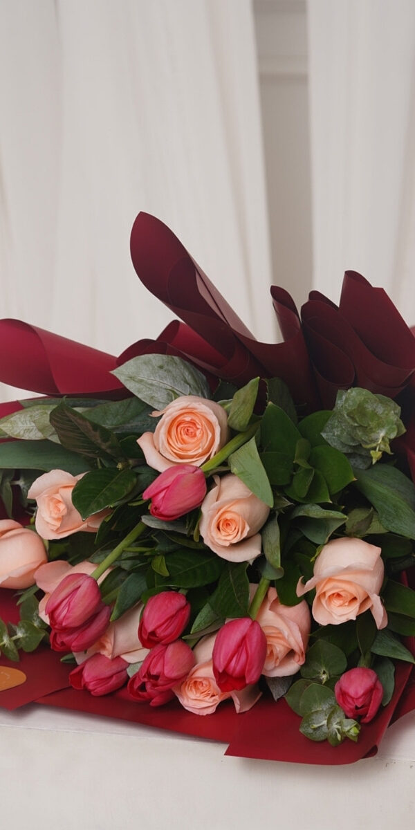 RAMO AMAR Y ZEN (TULIPANES ROJOS + ROSAS ROSADAS)