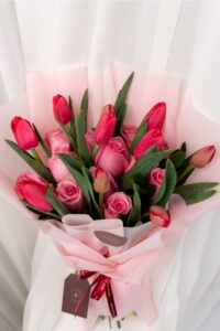 RAMO AMAR Y ZEN (TULIPANES ROJOS + ROSAS FUSION)